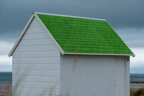 Où peut-on louer une maison de vacances en Dordogne avec des ateliers de poterie et des visites de grottes préhistoriques?